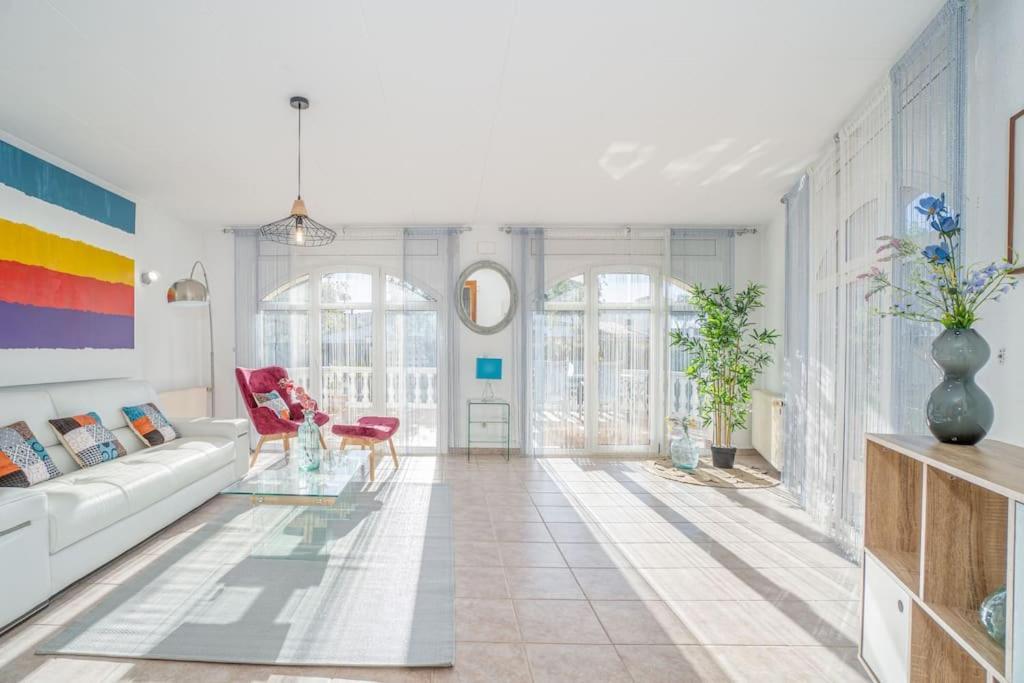 Sm21-Gran Casa De Vacaciones En La Playa, 4 Habitaciones, Climatizada, Piscina, Barbacoa Y Wifi Empuriabrava Ngoại thất bức ảnh