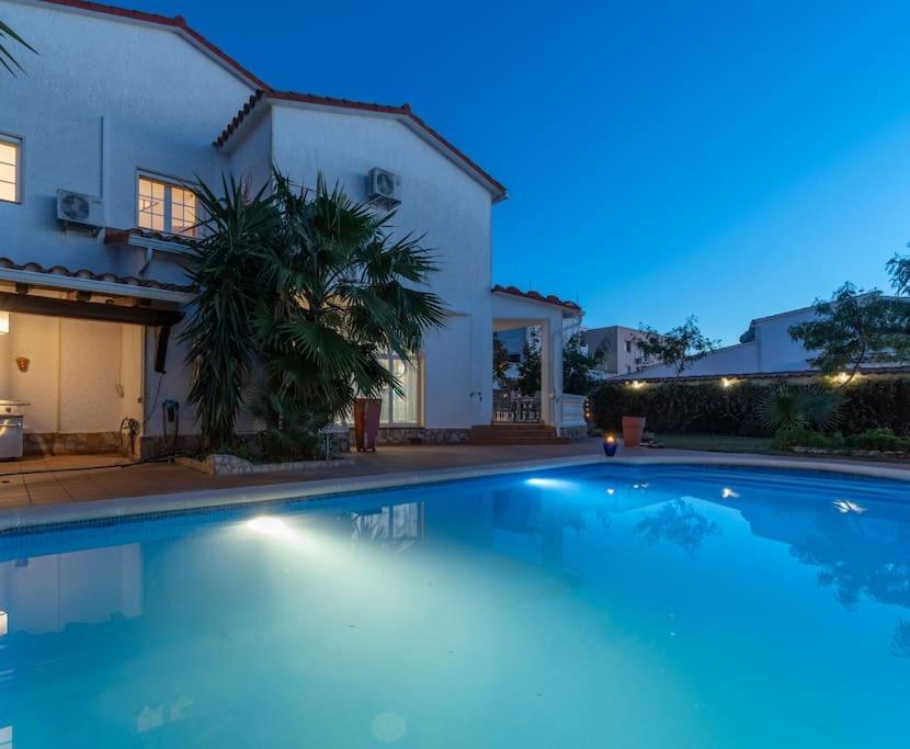 Sm21-Gran Casa De Vacaciones En La Playa, 4 Habitaciones, Climatizada, Piscina, Barbacoa Y Wifi Empuriabrava Ngoại thất bức ảnh