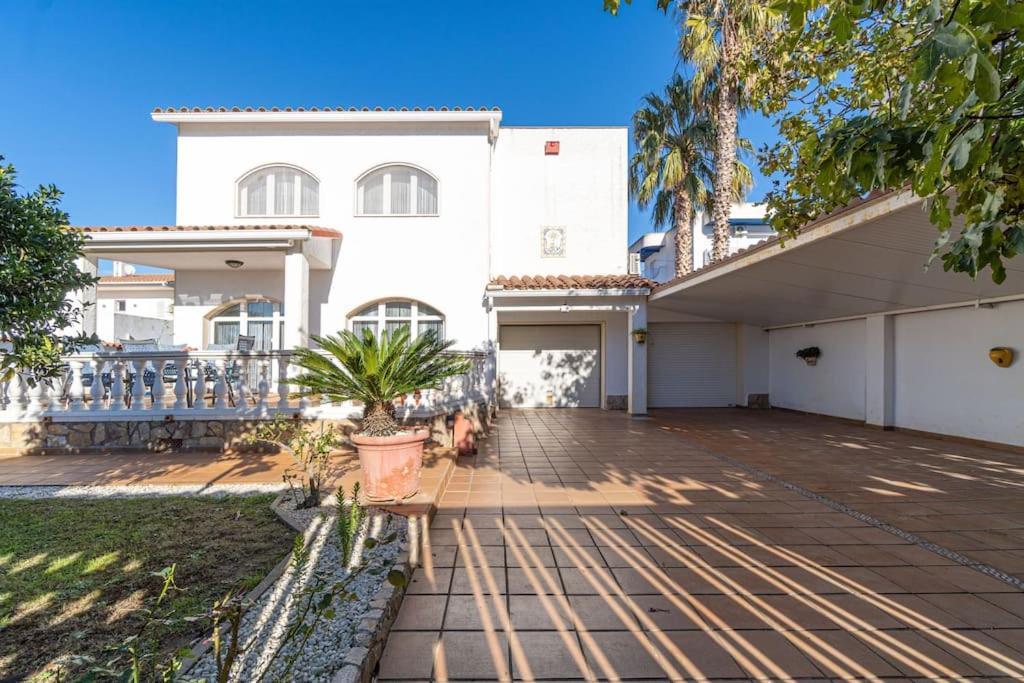 Sm21-Gran Casa De Vacaciones En La Playa, 4 Habitaciones, Climatizada, Piscina, Barbacoa Y Wifi Empuriabrava Ngoại thất bức ảnh