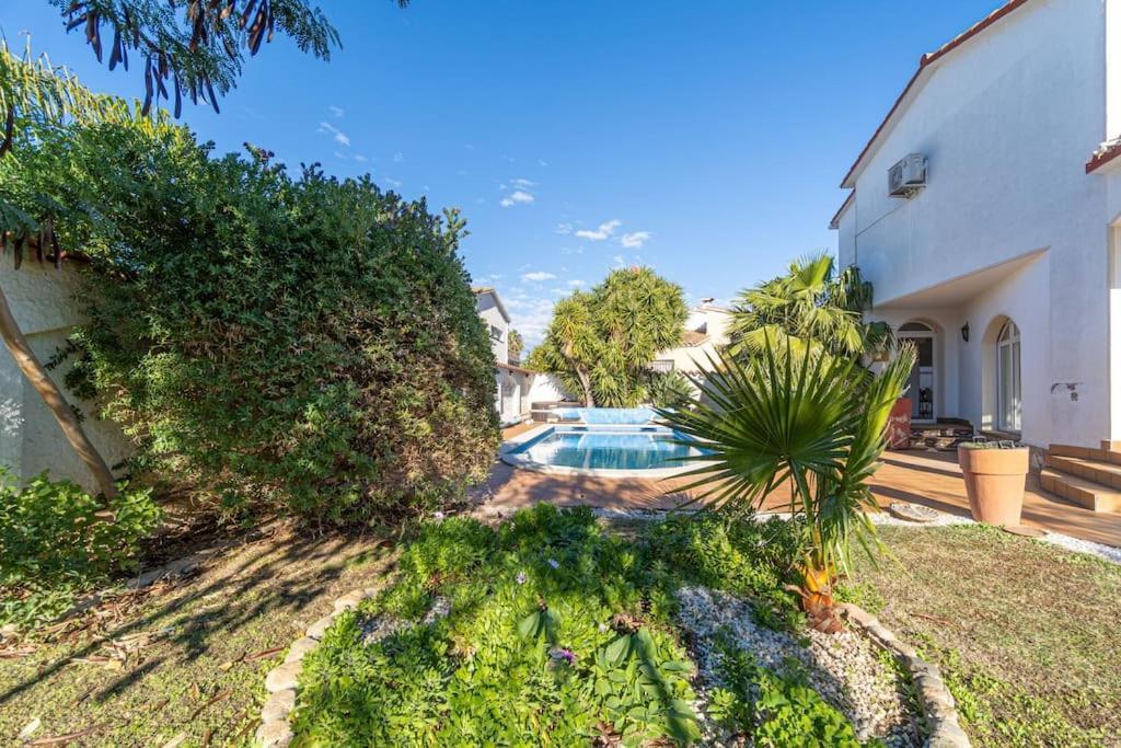 Sm21-Gran Casa De Vacaciones En La Playa, 4 Habitaciones, Climatizada, Piscina, Barbacoa Y Wifi Empuriabrava Ngoại thất bức ảnh